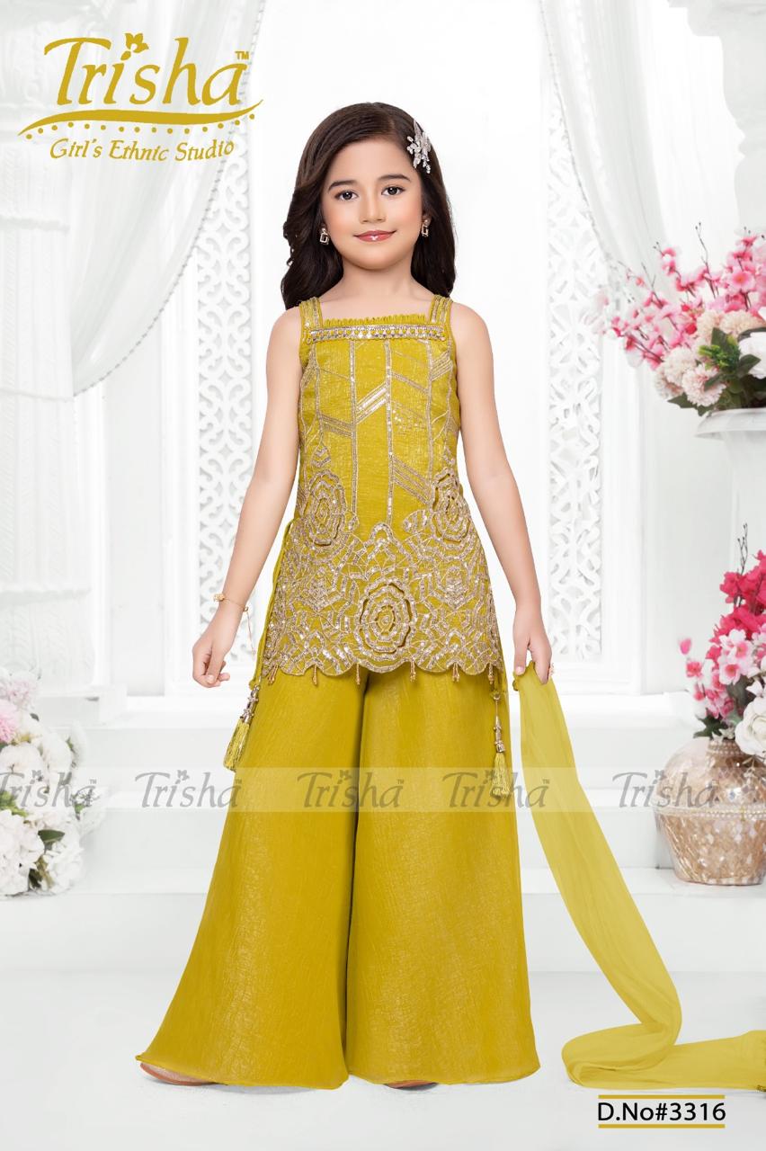 Traditional outfit 10